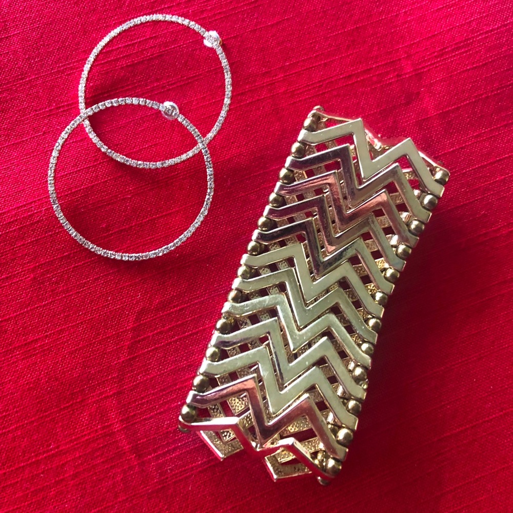 Express Circle Hoop Earrings and Bracelet